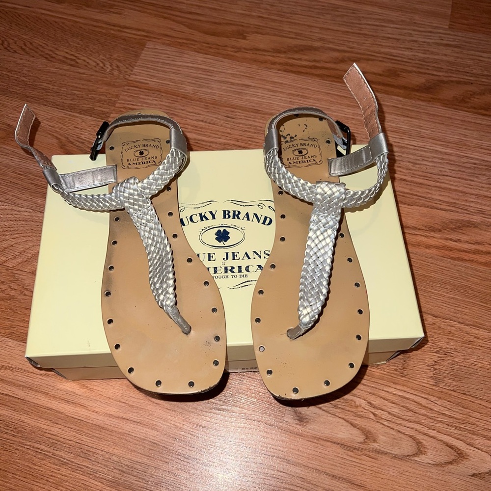 Lucky Brand Silver Sandals Size 7.5
